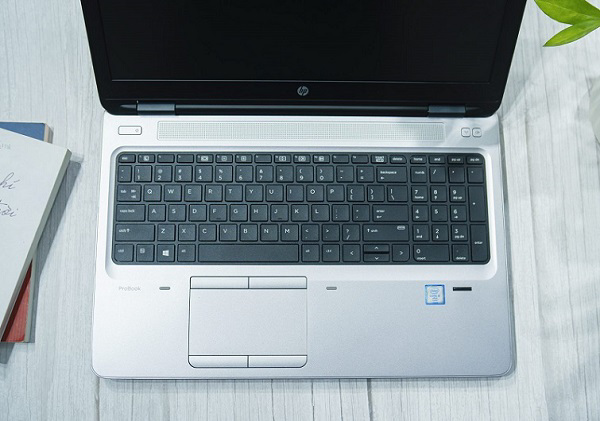 HP đã trang bị cho laptop kiểu bàn phím Chiclet và có phím số