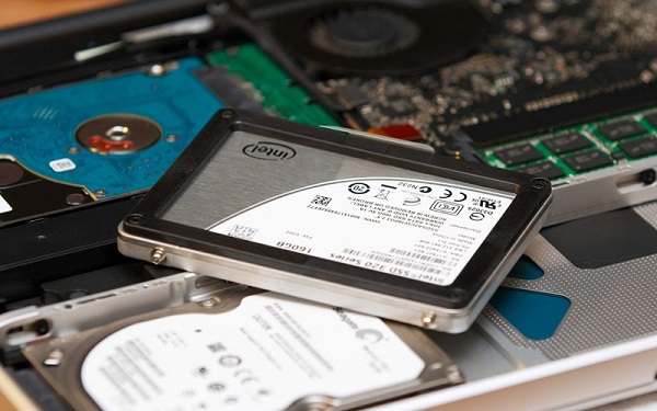 Nâng cấp ổ cứng SSD cho laptop Dell cần chú ý những gì